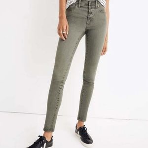 Madewell 9" Mid-Rise Skinny Jeans: Garment-Dyed Button-Front Edition Size 26